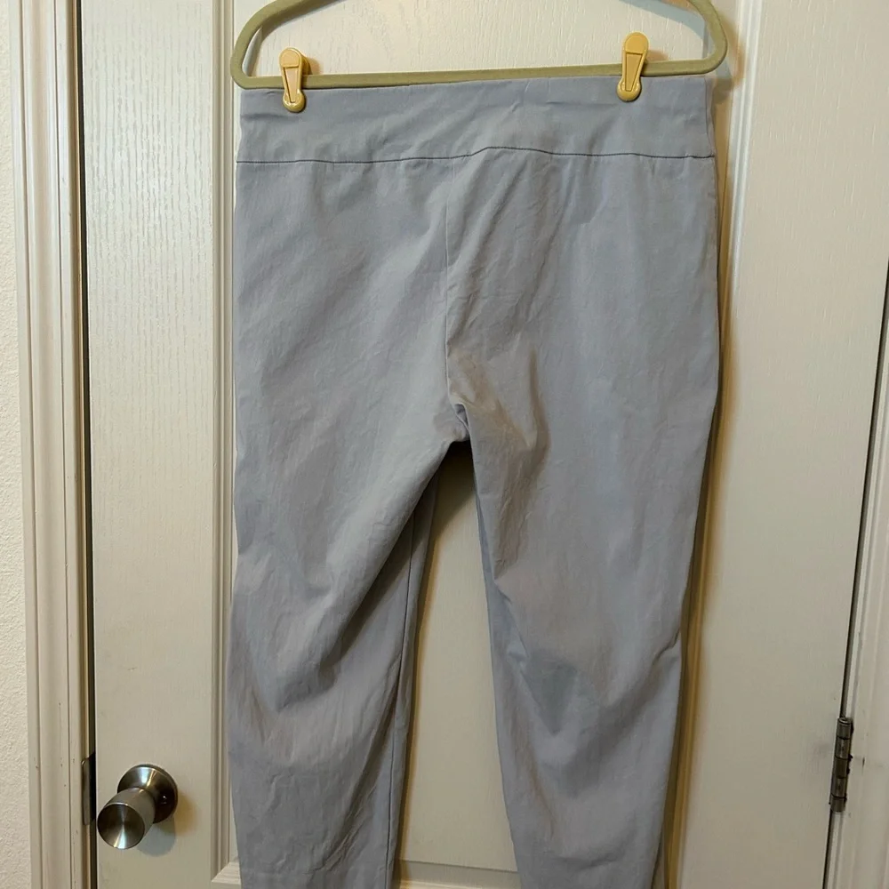 Alfani Women's Light Gray Cropped Pants - Picture 4 of 6